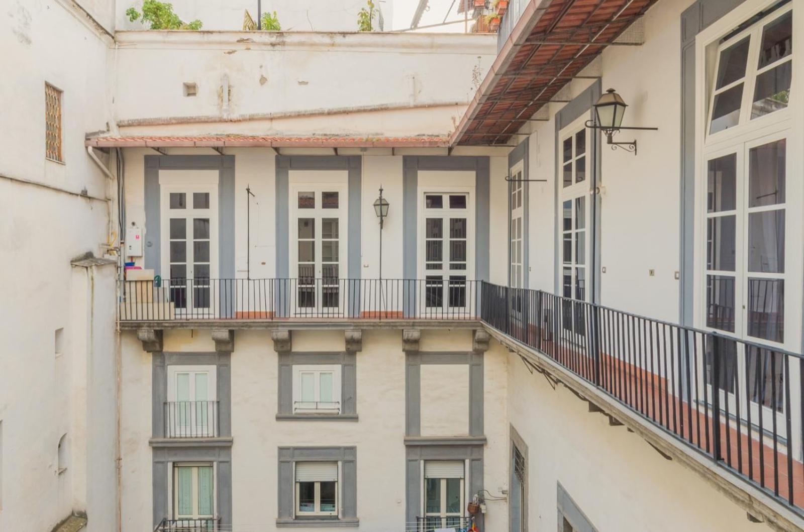 Corte Capomazza Appartamenti Napoli Bagian luar foto