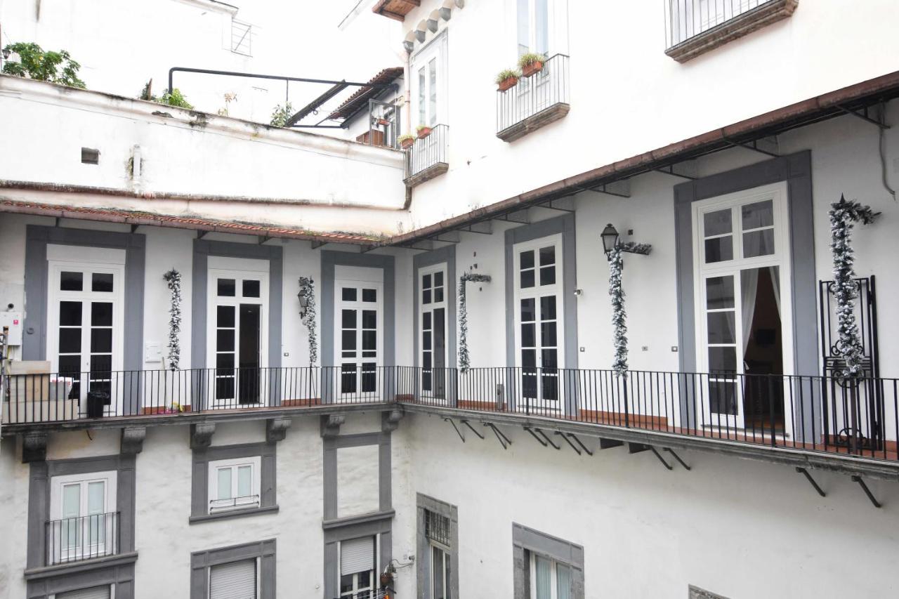 Corte Capomazza Appartamenti Napoli Bagian luar foto