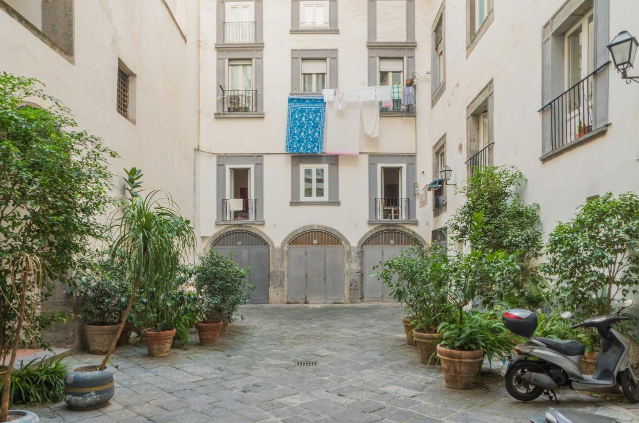 Corte Capomazza Appartamenti Napoli Bagian luar foto